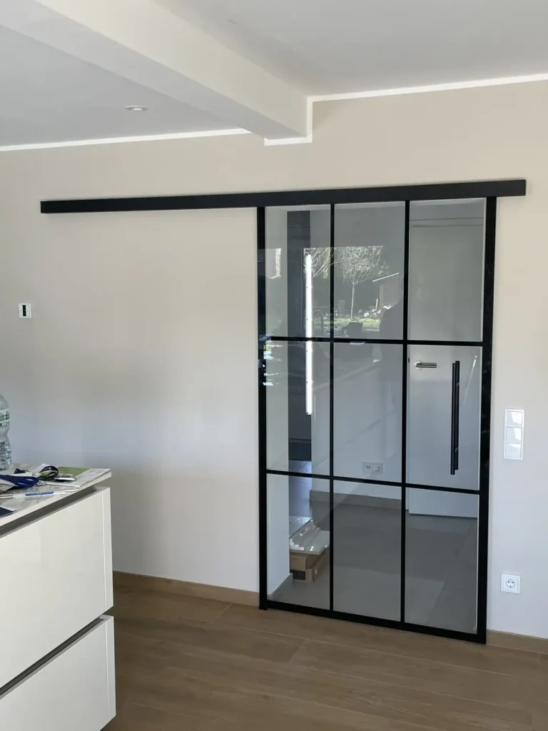 Glaserei Glas Golombiewski - loft-tuere-scheibetuere-schwarz-lackiert-siebdruck